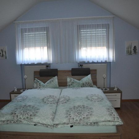 Ferienwohnung Lore ไวเลอร์-ซิมเมอร์แบร์ก ภายนอก รูปภาพ